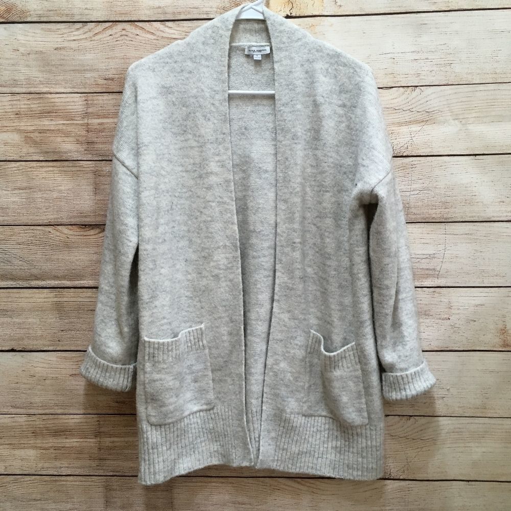 OLIVIA WARREN NY ALPACA BLEND CARDIGAN SWEATER IN CREAM AND GRAY